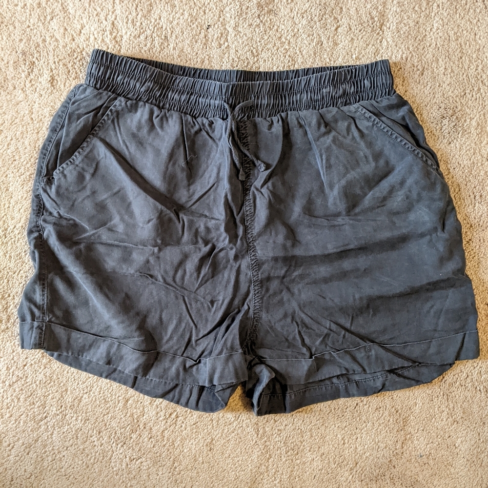 Universal Thread shorts